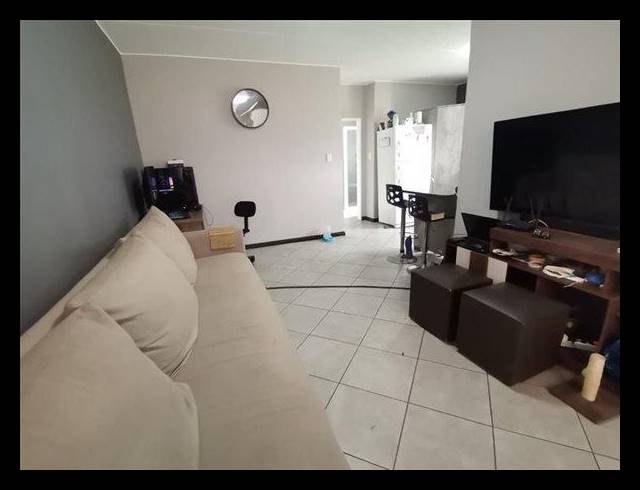 2 BEDROOM TOWNHOUSE FOR SALE IN NORTH VILLA